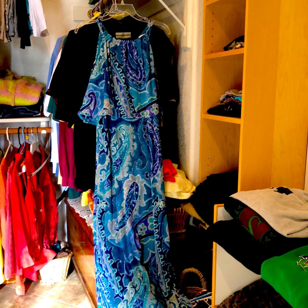 Sleeveless maxi-dress. Multi-colored. Size 6/8. Adjustable shoulder straps.